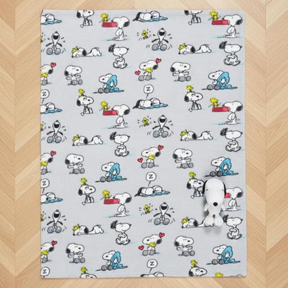 Peanuts Snoopy Pet Throw & Squeaky Pillow Set, Stimulating Toy As Gifts for Puppies, Cats, Dogs, (Officially Licensed) By Franco